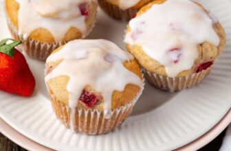 Strawberry Buttermilk Muffins | Coo...