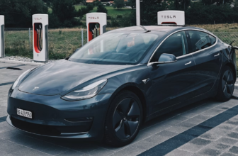 Tesla accused of messing with odome...