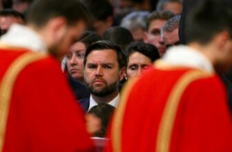 Trump Team Eyes Politically Connect...