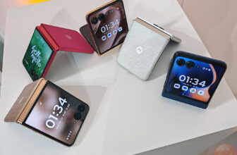 Motorola Launches 2025 Razr Flip Ph...