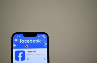 Facebook sees rise in violent conte...