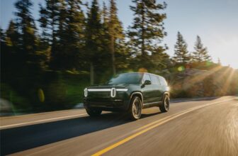 Rivian unveils a new quad-motor R1 ...
