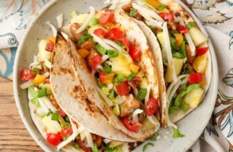 Pineapple Chicken Tacos – Bar...