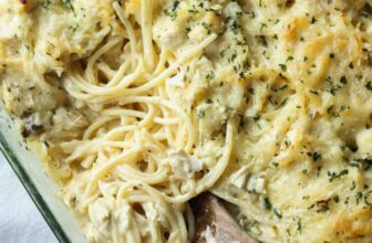 Chicken Tetrazzini (Creamy Pasta Ba...