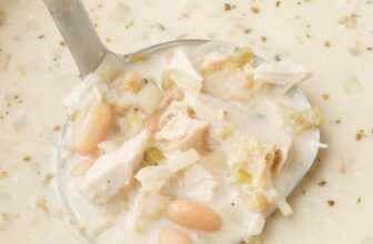 Slow Cooker White Chicken Chili