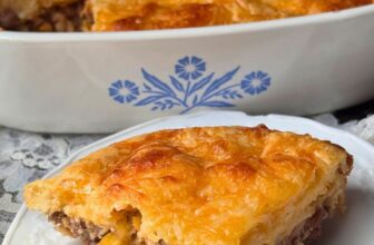 Impossible Chili Pie (Easy Bisquick...