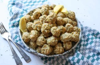 Easy Chicken Meatballs (Soft and Ju...